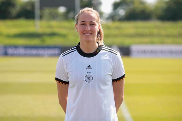 16.06.2022, Mediaday beim DFB-Team der Frauen, Deutschland, Herzogenaurach, Adi-Dassler-Sportplatz, Im Bild: Sydney Lohmann DFL REGULATIONS PROHIBIT ANY USE OF PHOTOGRAPHS AS IMAGE SEQUENCES AND OR QUASI-VIDEO. Copyright: HMBxMedia xJulienxBecker