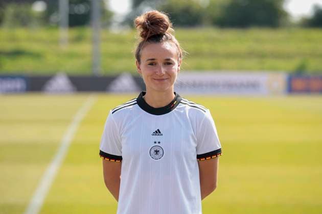 16.06.2022, Mediaday beim DFB-Team der Frauen, Deutschland, Herzogenaurach, Adi-Dassler-Sportplatz, Im Bild: Lina Magull DFL REGULATIONS PROHIBIT ANY USE OF PHOTOGRAPHS AS IMAGE SEQUENCES AND OR QUASI-VIDEO. Copyright: HMBxMedia xJulienxBecker