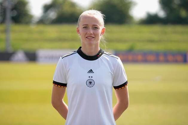 16.06.2022, Mediaday beim DFB-Team der Frauen, Deutschland, Herzogenaurach, Adi-Dassler-Sportplatz, Im Bild: Lea Schueller DFL REGULATIONS PROHIBIT ANY USE OF PHOTOGRAPHS AS IMAGE SEQUENCES AND OR QUASI-VIDEO. Copyright: HMBxMedia xJulienxBecker