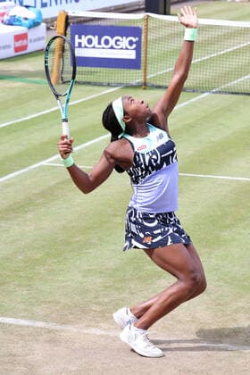 DEU, GER, bett1open, 17.06.2022, Rot-Weiss Tennisanlage, Steffi-Graf-Stadion, Berlin, DEU, GER, bett1open, im Bild Aufschlag von 7 Coco GAUFF USA Foto: Juergen Engler nordphoto GmbH