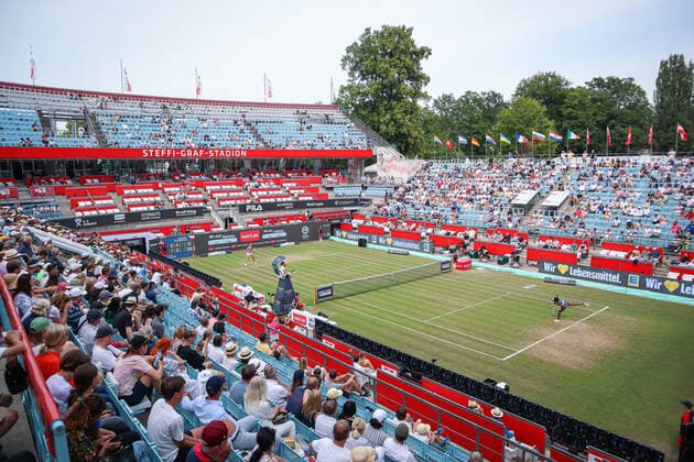 Zuschauer im Steffi-Graf-Stadion bei den bett1open 2022, bett1open WTA, Tennis Damen 500, Berlin, LTTC Rot-Weiß , 17.06.2022, Copyright: xClaudioxGärtnerx