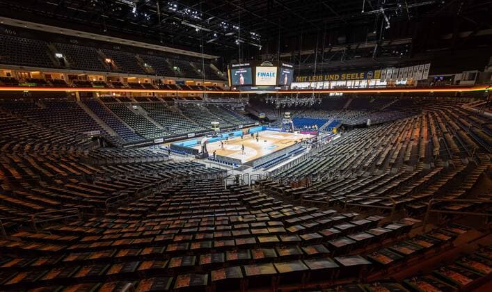 Basketball Berlin 17.06.2022 Saison 2021 2022 easyCredit BBL 1. Bundesliga Playoffs Finale Spiel 3 Alba Berlin - FC Bayern München Basketball Mercedes Benz Arena vor dem Spiel Sportstätte