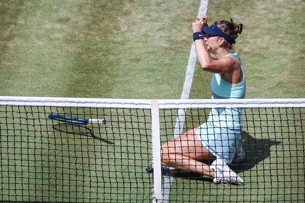 Belinda BENCIC SUI gewinnt das Halbfinale gegen Maria SAKKARI GRE und zieht es erste Spielerin in das Finale am Sonntag ein, bett1open WTA, Tennis Damen 500, Berlin, LTTC Rot-Weiß , 18.06.2022, Copyright: xClaudioxGärtnerx
