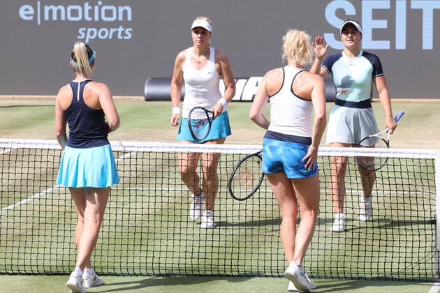 DEU, Tennis, Bett1-Open, 18.06.2022, Rot-Weiss Tennisanlage, Berlin, DEU, Tennis, Bett1-Open, im Bild Damen Doppel: 1 Storm SANDERS AUS Katerina SINIAKOVA CZE vs Bianca ANDREESCU CAN Sabine LISICKI GER Foto: Juergen Engler nordphoto GmbH
