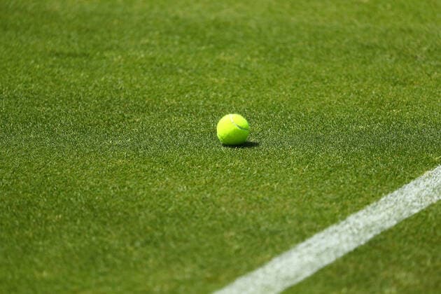 Ein Tennisball liegt auf dem Rasenplatz Bad Homburg Open, Tennis 18.06.2022 Bad Homburg Open, Tennis 18.06.2022 Bad Homburg Copyright: xEibner-Pressefotox EP_RWS