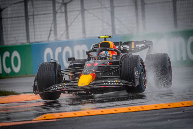 11 PEREZ Sergio (mex), Red Bull Racing RB18, action during the Formula 1 AWS Grand Prix du Canada 2022, 9th round of the 2022 FIA Formula One World Championship, WM, Weltmeisterschaft on the Circuit Gilles Villeneuve, from June 17 to 19, 2022 in Montreal, Canada - F1 - CANADIAN GRAND PRIX 2022 DPPI Panoramic  _V2_4325