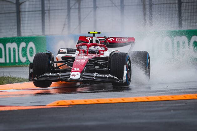 rain, pluie, 24 ZHOU Guanyu (chi), Alfa Romeo F1 Team ORLEN C42, action during the Formula 1 AWS Grand Prix du Canada 2022, 9th round of the 2022 FIA Formula One World Championship, WM, Weltmeisterschaft on the Circuit Gilles Villeneuve, from June 17 to 19, 2022 in Montreal, Canada - F1 - CANADIAN GRAND PRIX 2022 DPPI Panoramic  00122022__V2_4157