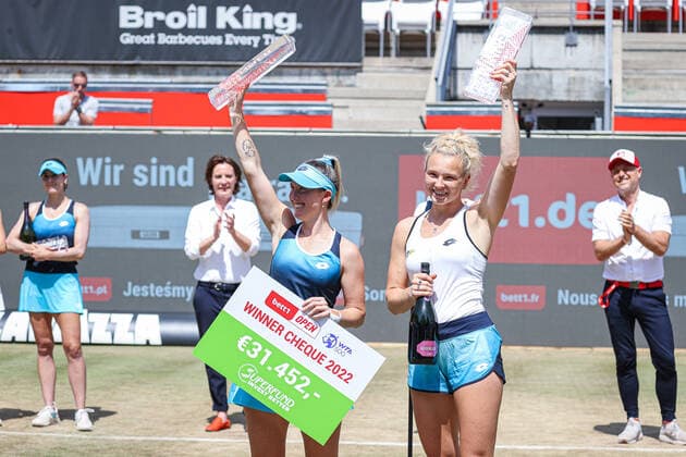 Doppel-Siegerinnen 2022: Storm SANDERS AUS und Katerina SINIAKOVA CZE, bett1open WTA, Tennis Damen 500, Berlin, LTTC Rot-Weiß , 19.06.2022, Copyright: xClaudioxGärtnerx