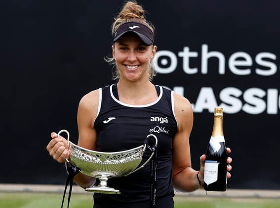 Tennis - 2022 WTA, Tennis Damen Rothesay Birmingham Classic Championships - Edgbaston Priory Club - Sunday 19th June 2022 Beatriz Haddad Maia (BRZ) poses with the winners trophy after number eight seed Shuai Zhang (CHN) retired in the first set of their match, at 2022 Rothesay Birmingham Classic Championships. 