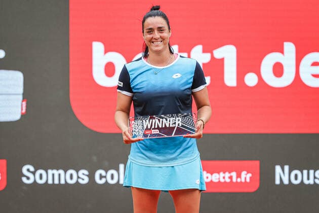 Siegerin der bett1open 2022: Ons JABEUR TUN, bett1open WTA, Tennis Damen 500, Berlin, LTTC Rot-Weiß , 19.06.2022, Copyright: xClaudioxGärtnerx