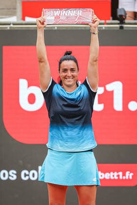 Siegerin der bett1open 2022: Ons JABEUR TUN, bett1open WTA, Tennis Damen 500, Berlin, LTTC Rot-Weiß , 19.06.2022, Copyright: xClaudioxGärtnerx