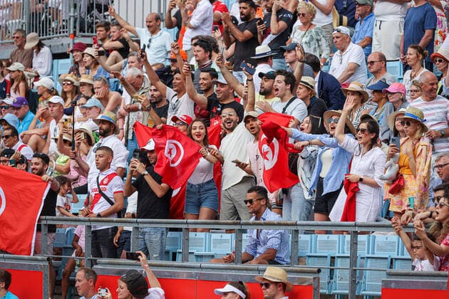 Die tunesischen Fans sind zahlreich ins Steffi-Graf-Stadion gekommen, bett1open WTA, Tennis Damen 500, Berlin, LTTC Rot-Weiß , 19.06.2022, Copyright: xClaudioxGärtnerx