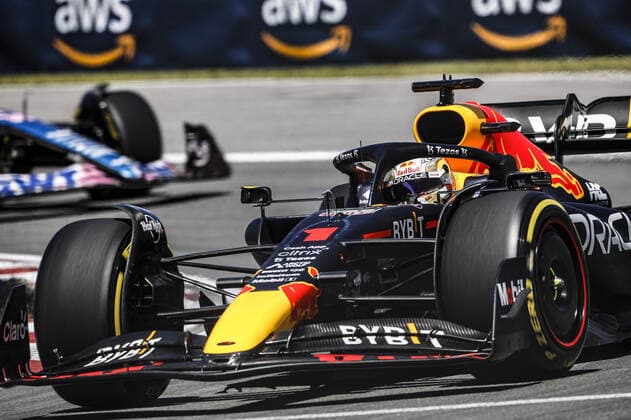 01 VERSTAPPEN Max (nld), Red Bull Racing RB18, action during the Formula 1 AWS Grand Prix du Canada 2022, 9th round of the 2022 FIA Formula One World Championship, WM, Weltmeisterschaft on the Circuit Gilles Villeneuve, from June 17 to 19, 2022 in Montreal, Canada - F1 - CANADIAN GRAND PRIX 2022 - RACE DPPI Panoramic  _V2_5974