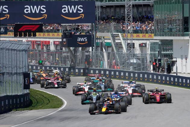 June 19, 2022, Montreal, PQ, Canada: Red Bull Racing driver Max Verstappen (right) leads the pack at the start of the Canadian Grand Prix in Montreal on Sunday, June 19, 2022. Canada News - June 19, 2022  - ZUMAc35_ 20220619_zaf_c35_002 Copyright: xRyanxRemiorzx