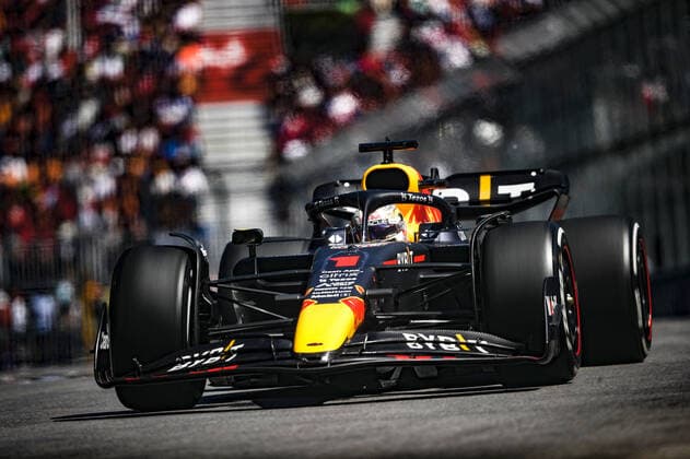 01 VERSTAPPEN Max (nld), Red Bull Racing RB18, action during the Formula 1 AWS Grand Prix du Canada 2022, 9th round of the 2022 FIA Formula One World Championship, WM, Weltmeisterschaft on the Circuit Gilles Villeneuve, from June 17 to 19, 2022 in Montreal, Canada - F1 - CANADIAN GRAND PRIX 2022 - RACE DPPI Panoramic  _V2_6428
