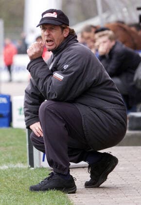 22.04.01 Stuttgarter Kickers - SpVgg Greuther Fürth Deutschland, Stuttgart, 22.04.2001, Fussball, 2. Bundesliga, Stuttgarter Kickers- SpVgg Greuther Fürth (0:5): Uwe Erkenbrecher (Trainer SpVgg Greuther Fürth). *** 22 04 01 Stuttgarter Kickers SpVgg Greuther Fürth Germany, Stuttgart, 22 04 2001, Football, 2 Bundesliga, Stuttgarter Kickers SpVgg Greuther Fürth 0 5 Uwe Erkenbrecher coach SpVgg Greuther Fürth