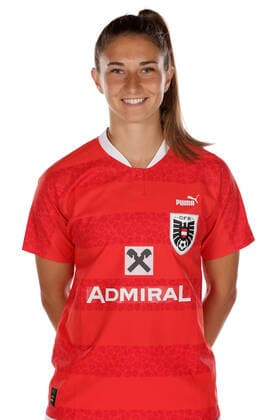 WOMEN SOCCER - OEFB ladies, team photo shoot VIENNA,AUSTRIA,17.JUN.22 - WOMEN SOCCER - OEFB, Oesterreichischer Fussball-Bund, team photoshooting, ladies. Image shows Katharina Naschenweng (AUT).  GEPAxpictures xWalterxLuger