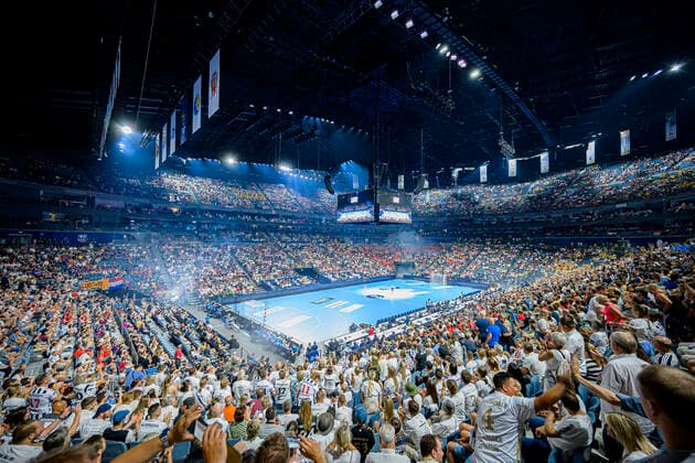 Koeln, Deutschland 19. Juni 2022: Handball EHF CL Final4 - 21 22 - Finale - Barca vs. Lomza Vive Kielce Übersicht Lanxess Arena mit Zuschauern Koeln Lanxess Arena Nordrhein-Westfalen Deutschland