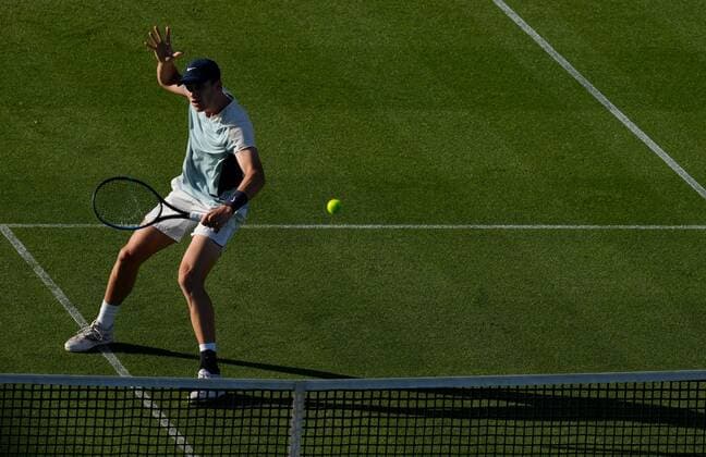 Mandatory Credit: Photo by Dave Shopland Shutterstock (12992812co) Great Britain s Jack Draper during his first round win Rothesay International Eastbourne, Tennis, Devonshire Park, Eastbourne, UK - 20 Jun 2022 Rothesay International Eastbourne, Tennis, Devonshire Park, Eastbourne, UK - 20 Jun 2022  Copyright: xDavexShopland Shutterstockx 12992812co