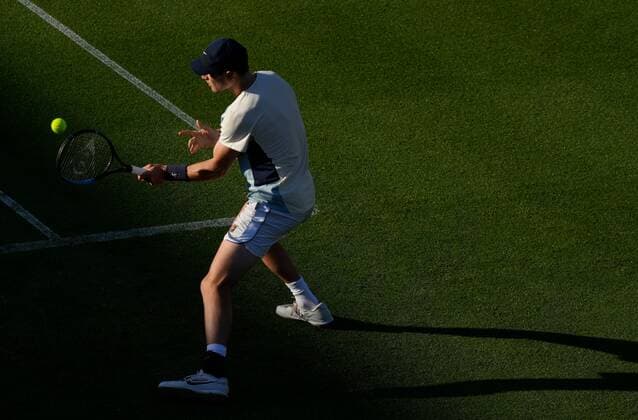Mandatory Credit: Photo by Dave Shopland Shutterstock (12992812cw) Great Britain s Jack Draper during his first round win Rothesay International Eastbourne, Tennis, Devonshire Park, Eastbourne, UK - 20 Jun 2022 Rothesay International Eastbourne, Tennis, Devonshire Park, Eastbourne, UK - 20 Jun 2022  Copyright: xDavexShopland Shutterstockx 12992812cw