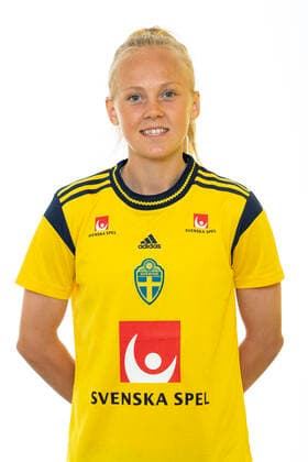 220621 Molly Johansson poserar för ett porträtt under en fotografering med det svenska U23-damlandslaget i fotboll den 21 juni 2022 i Helsingborg. Copyright: MATHILDAxAHLBERG BB220621BB134