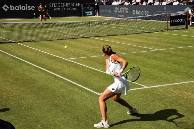 22.06.2022 Bad Homburg vor der Höhe, Kurpark, Tennis WTA, Tennis Damen 250 Bad Homburg Open Achtelfinale Lucia Bronzetti gegen Angelique Kerber Bild zeigt: Lucia Bronzetti emspor, DFL regulations prohibit any use of photographs as image sequences and or quasi-video