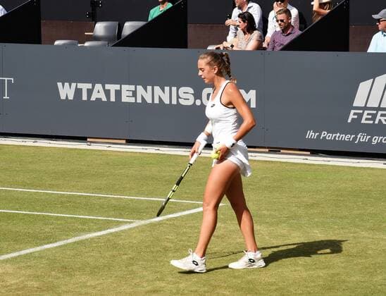 22.06.2022 Bad Homburg vor der Höhe, Kurpark, Tennis WTA, Tennis Damen 250 Bad Homburg Open Achtelfinale Lucia Bronzetti gegen Angelique Kerber Bild zeigt: Lucia Bronzetti emspor, DFL regulations prohibit any use of photographs as image sequences and or quasi-video