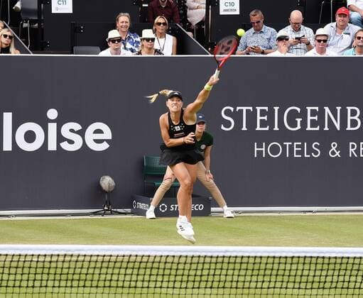 Sport Bilder des Tages 22.06.2022 Bad Homburg vor der Höhe, Kurpark, Tennis WTA, Tennis Damen 250 Bad Homburg Open Achtelfinale Lucia Bronzetti gegen Angelique Kerber Bild zeigt: Angelique Kerber emspor, DFL regulations prohibit any use of photographs as image sequences and or quasi-video