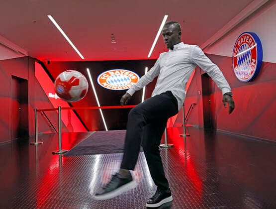 Sport Themen der Woche KW25 Sport Bilder des Tages 22.06.2022, Praesentation von Sadio ManŽ, Allianz Arena Muenchen, Fussball, im Bild: Sadio Mane ( FC Bayern) *** 22 06 2022, presentation of Sadio ManŽ, Allianz Arena Munich, football, sports, in the picture Sadio Mane FC Bayern
