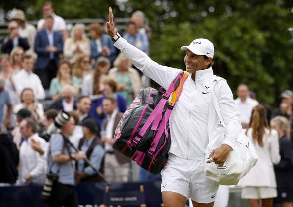 Sport Themen der Woche KW25 Sport Bilder des Tages Mandatory Credit: Photo by Ella Ling Shutterstock (12997674c) Rafael Nadal of Spain thanks the crowd Giorgio Armani Tennis Classic, Hurlingham Club, London, UK - 24 Jun 2022 Giorgio Armani Tennis Classic, Hurlingham Club, London, UK - 24 Jun 2022  Copyright: xEllaxLing Shutterstockx 12997674c