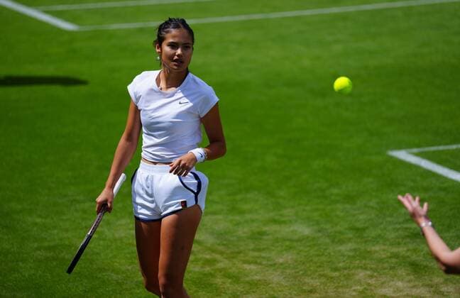 Mandatory Credit: Photo by Javier Garcia Shutterstock (12999923cd) Emma Raducanu practices Wimbledon Saturday Practice, Wimbledon, London, UK - 25 Jun 2022 Wimbledon Saturday Practice, Wimbledon, London, UK - 25 Jun 2022  Copyright: xJavierxGarcia Shutterstockx 12999923cd