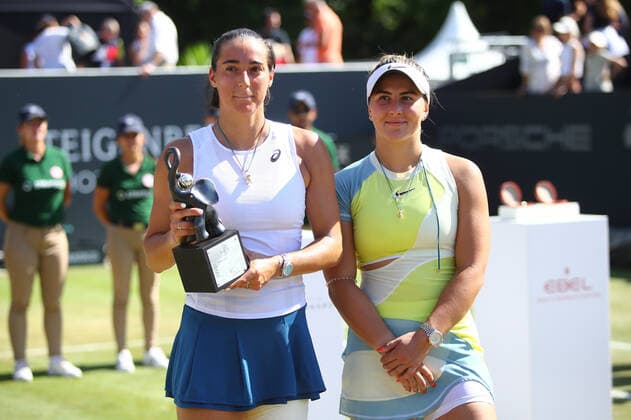 Caroline Garcia (links) und Bianca Andreescu bei der Siegerehrung Bad Homburg Open, Tennis 25.06.2022 Bad Homburg Open, Tennis 25.06.2022 Bad Homburg Copyright: xEibner-Pressefotox EP_RWS