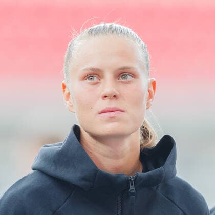 Klara Bühl (GER, 19); Porträt, Einzelbild, 24.06.2022, Erfurt (Deutschland), Fussball, Frauen, Länderspiel, Deutschland - Schweiz, DFB DFL REGULATIONS PROHIBIT ANY USE OF PHOTOGRAPHS AS IMAGE SEQUENCES AND OR QUASI-VIDEO.