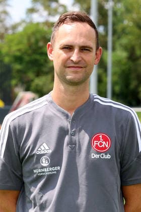 23.06.2022 - 1. FC Nürnberg FCN Club - Saison 2022 2023 - Fototermin Porträttermin Pressetermin Präsentation - Einzelbild Einzelfoto Portrait Porträt Kopfbild - DaMa - Einzelfoto Einzelbild Portrait Porträt Kopfbild - Sascha Rurainski (Physiotherapeut 1. FC Nürnberg FCN )