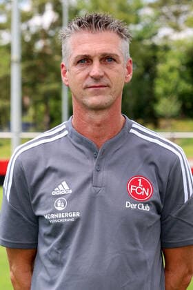 23.06.2022 - 1. FC Nürnberg FCN Club - Saison 2022 2023 - Fototermin Porträttermin Pressetermin Präsentation - Einzelbild Einzelfoto Portrait Porträt Kopfbild - DaMa - Einzelfoto Einzelbild Portrait Porträt Kopfbild - Marko Riegel (Zeugwart 1. FC Nürnberg FCN )