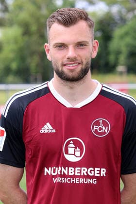 23.06.2022 - 1. FC Nürnberg FCN Club - Saison 2022 2023 - Fototermin Porträttermin Pressetermin Präsentation - Einzelbild Einzelfoto Portrait Porträt Kopfbild - DaMa - Einzelfoto Einzelbild Portrait Porträt Kopfbild - Manuel Wintzheimer (18, 1. FC Nürnberg FCN )