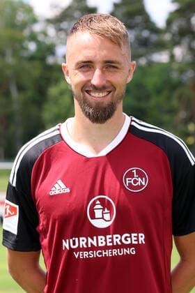 23.06.2022 - 1. FC Nürnberg FCN Club - Saison 2022 2023 - Fototermin Porträttermin Pressetermin Präsentation - Einzelbild Einzelfoto Portrait Porträt Kopfbild - DaMa - Einzelfoto Einzelbild Portrait Porträt Kopfbild - Florian Hübner Huebner (19, 1. FC Nürnberg FCN )
