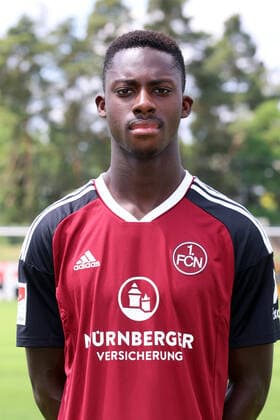 23.06.2022 - 1. FC Nürnberg FCN Club - Saison 2022 2023 - Fototermin Porträttermin Pressetermin Präsentation - Einzelbild Einzelfoto Portrait Porträt Kopfbild - DaMa - Einzelfoto Einzelbild Portrait Porträt Kopfbild - Sadik Fofana (3, 1. FC Nürnberg FCN )