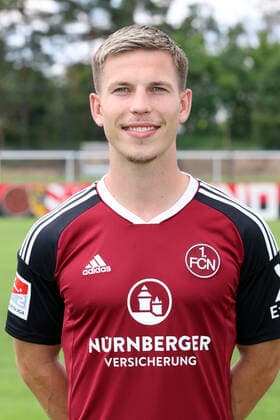 23.06.2022 - 1. FC Nürnberg FCN Club - Saison 2022 2023 - Fototermin Porträttermin Pressetermin Präsentation - Einzelbild Einzelfoto Portrait Porträt Kopfbild - DaMa - Einzelfoto Einzelbild Portrait Porträt Kopfbild - Lino Tempelmann (6, 1. FC Nürnberg FCN )