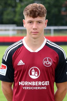 23.06.2022 - 1. FC Nürnberg FCN Club - Saison 2022 2023 - Fototermin Porträttermin Pressetermin Präsentation - Einzelbild Einzelfoto Portrait Porträt Kopfbild - DaMa - Einzelfoto Einzelbild Portrait Porträt Kopfbild - Niklas Jahn (37, 1. FC Nürnberg FCN )