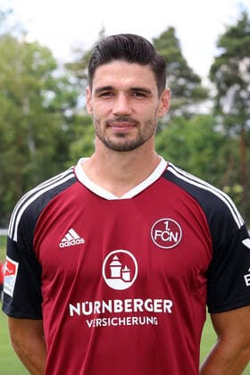 23.06.2022 - 1. FC Nürnberg FCN Club - Saison 2022 2023 - Fototermin Porträttermin Pressetermin Präsentation - Einzelbild Einzelfoto Portrait Porträt Kopfbild - DaMa - Einzelfoto Einzelbild Portrait Porträt Kopfbild - Christopher Schindler (16, 1. FC Nürnberg FCN )