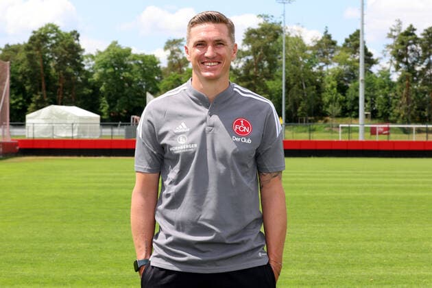 23.06.2022 - 1. FC Nürnberg FCN Club - Saison 2022 2023 - Fototermin Porträttermin Pressetermin Präsentation - Einzelbild Einzelfoto Portrait Porträt Kopfbild - DaMa - Einzelfoto Einzelbild Portrait Porträt Kopfbild - Tobias Schweinsteiger (Co-Trainer 1. FC Nürnberg FCN )