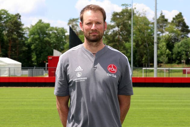 23.06.2022 - 1. FC Nürnberg FCN Club - Saison 2022 2023 - Fototermin Porträttermin Pressetermin Präsentation - Einzelbild Einzelfoto Portrait Porträt Kopfbild - DaMa - Einzelfoto Einzelbild Portrait Porträt Kopfbild - Tobias Dippert (Athletik- und Reha-Trainer 1. FC Nürnberg FCN )