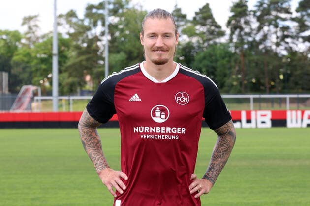 23.06.2022 - 1. FC Nürnberg FCN Club - Saison 2022 2023 - Fototermin Porträttermin Pressetermin Präsentation - Einzelbild Einzelfoto Portrait Porträt Kopfbild - DaMa - Einzelfoto Einzelbild Portrait Porträt Kopfbild - Manuel Schäffler Schaeffler (9, 1. FC Nürnberg FCN )