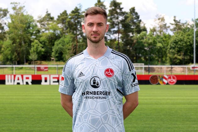 23.06.2022 - 1. FC Nürnberg FCN Club - Saison 2022 2023 - Fototermin Porträttermin Pressetermin Präsentation - Einzelbild Einzelfoto Portrait Porträt Kopfbild - DaMa - Einzelfoto Einzelbild Portrait Porträt Kopfbild - Carl Klaus (1, 1. FC Nürnberg FCN )