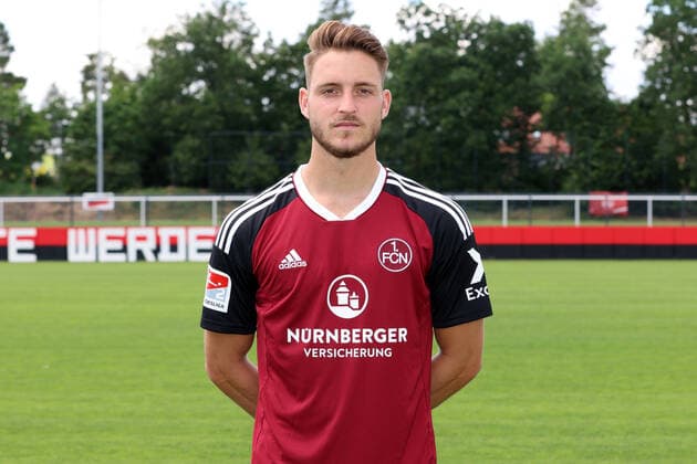 23.06.2022 - 1. FC Nürnberg FCN Club - Saison 2022 2023 - Fototermin Porträttermin Pressetermin Präsentation - Einzelbild Einzelfoto Portrait Porträt Kopfbild - DaMa - Einzelfoto Einzelbild Portrait Porträt Kopfbild - Lukas Schleimer (36, 1. FC Nürnberg FCN )