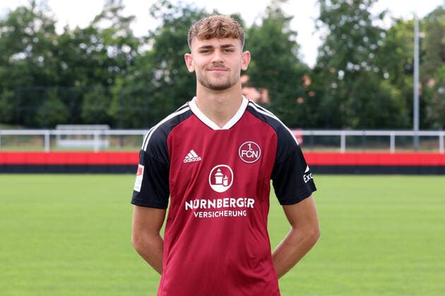 23.06.2022 - 1. FC Nürnberg FCN Club - Saison 2022 2023 - Fototermin Porträttermin Pressetermin Präsentation - Einzelbild Einzelfoto Portrait Porträt Kopfbild - DaMa - Einzelfoto Einzelbild Portrait Porträt Kopfbild - Leonardo Vonic (39, 1. FC Nürnberg FCN )