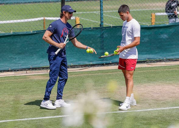 Carlos Alcaraz and Trainer, coach Juan Carlos Ferrero trainieren im Aorangi Park,Wimbledon, Copyright: xJuergenxHasenkopfx
