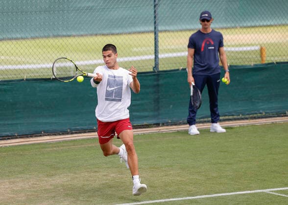 Carlos Alcaraz and Trainer, coach Juan Carlos Ferrero trainieren im Aorangi Park,Wimbledon, Copyright: xJuergenxHasenkopfx