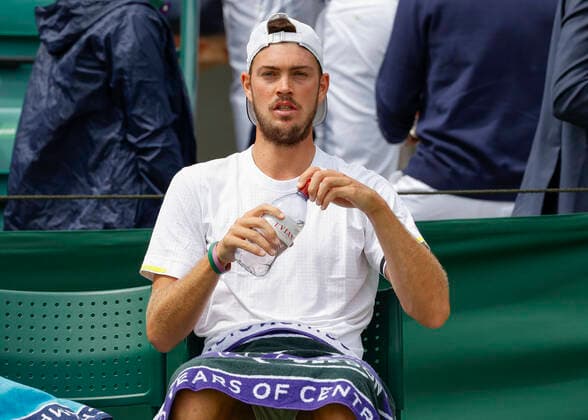 Maximilian Marterer(GER) sitzt auf dem Stuhl waehrend der Spielpause Tennis - Wimbledon 2022 - Grand Slam ITF ATP, Tennis Herren WTA, Tennis Damen - AELTC - London - - Great Britain - 27 June 2022. Copyright: xJuergenxHasenkopfx